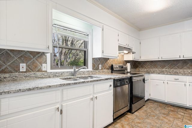 1135 HUEYTOWN ROAD, Hueytown, AL 35023