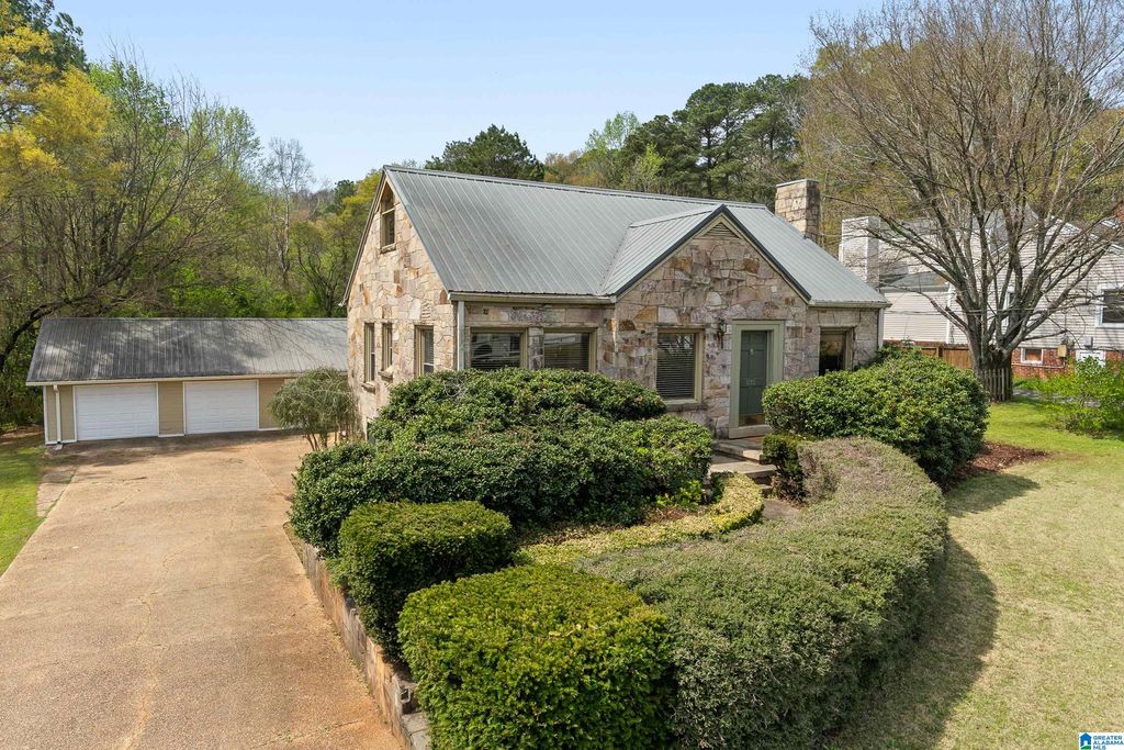 1135 HUEYTOWN ROAD, Hueytown, AL 35023