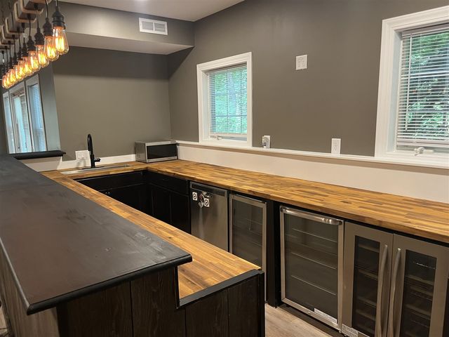 6390 Shugarbush Trail, Kalamazoo, MI 49009