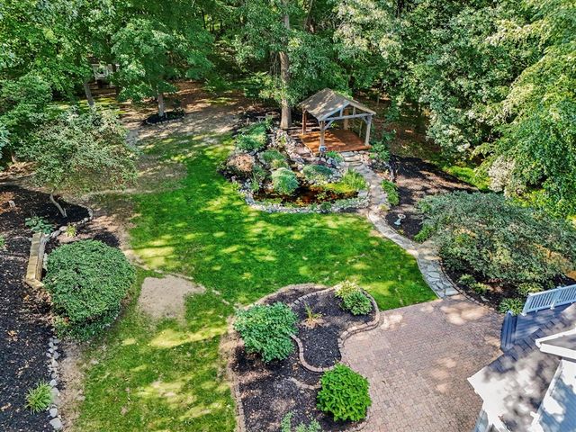 6390 Shugarbush Trail, Kalamazoo, MI 49009