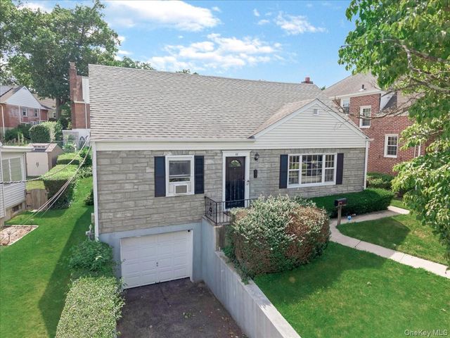 42 Berkshire Road, Yonkers, NY 10710