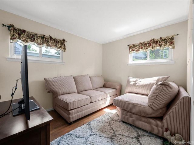 42 Berkshire Road, Yonkers, NY 10710