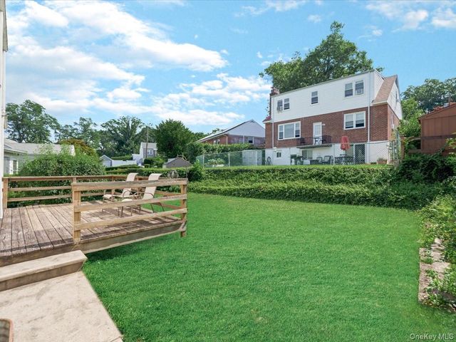 42 Berkshire Road, Yonkers, NY 10710