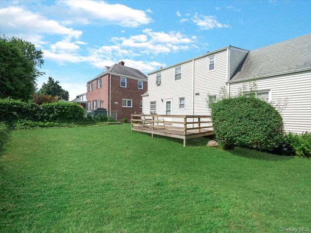 42 Berkshire Road, Yonkers, NY 10710