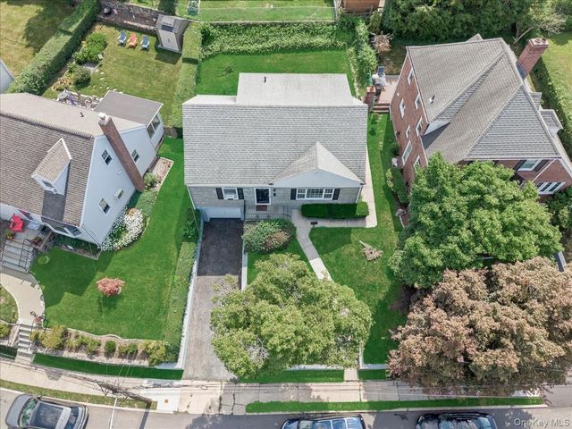 42 Berkshire Road, Yonkers, NY 10710