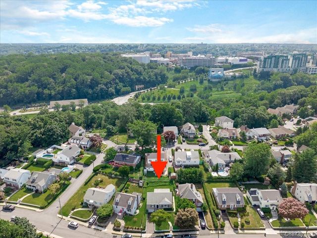 42 Berkshire Road, Yonkers, NY 10710