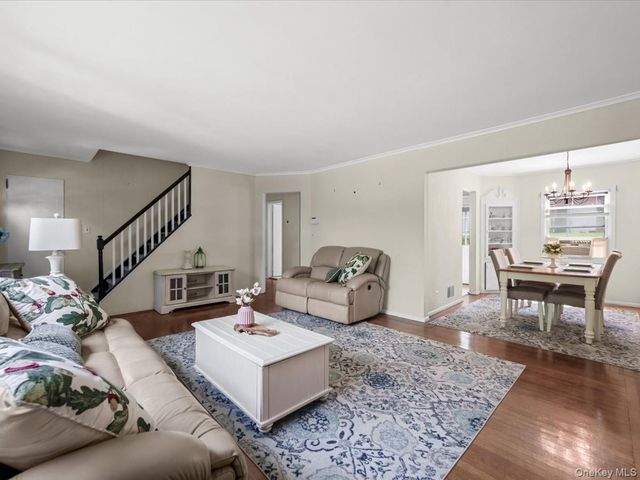 42 Berkshire Road, Yonkers, NY 10710