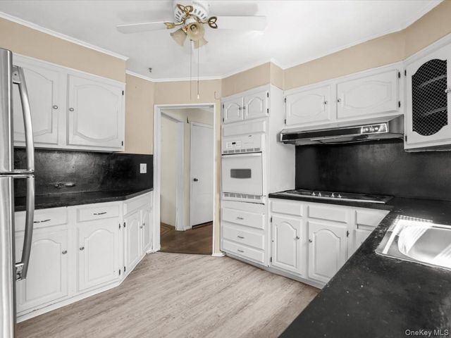 42 Berkshire Road, Yonkers, NY 10710