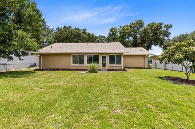 1369 WOOD LAKE CIRCLE, St Cloud, FL 34772