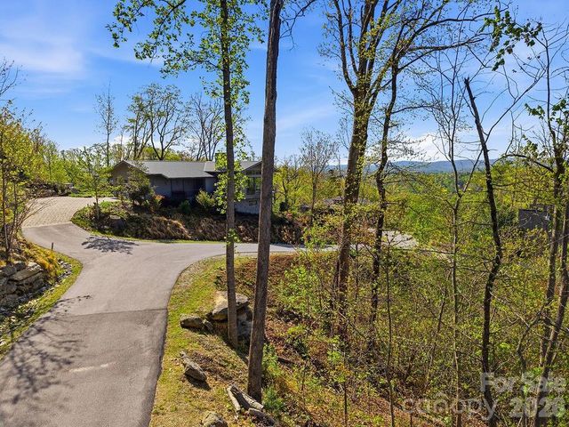 325 Curtain Bluff W9, Hendersonville, NC 28791