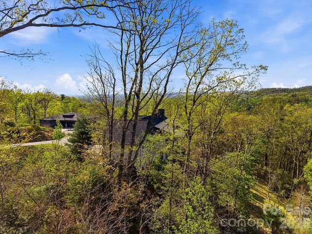 325 Curtain Bluff W9, Hendersonville, NC 28791