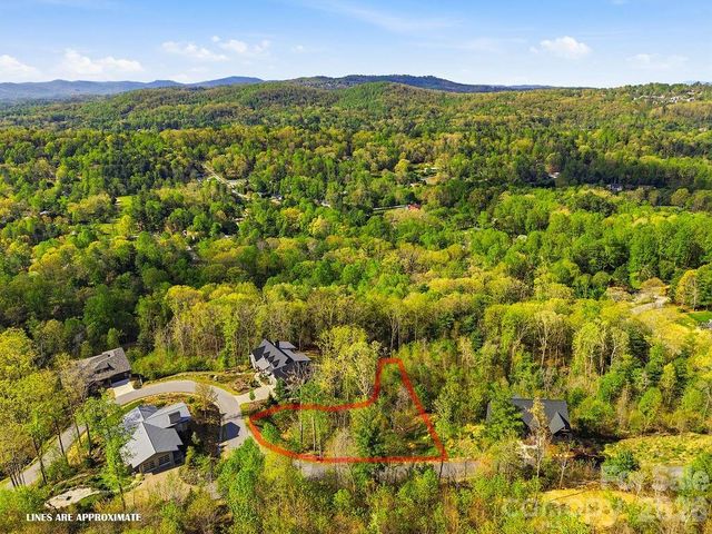 325 Curtain Bluff W9, Hendersonville, NC 28791