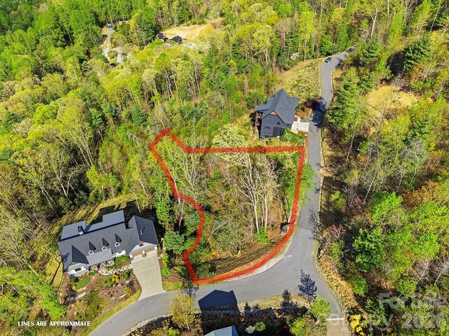 325 Curtain Bluff W9, Hendersonville, NC 28791