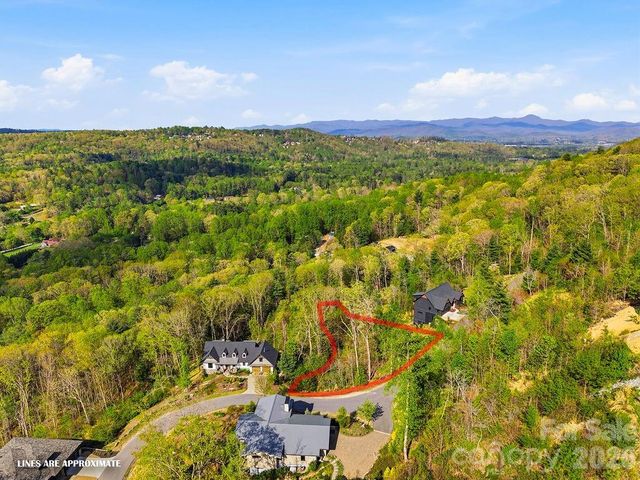 325 Curtain Bluff W9, Hendersonville, NC 28791