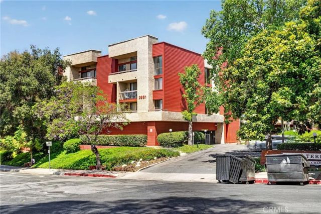 3961 Via Marisol 301, Los Angeles, CA 90042