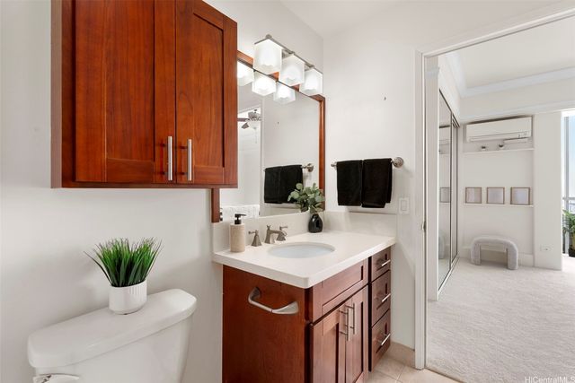 1710 Punahou Street 1004, Honolulu, HI 96822