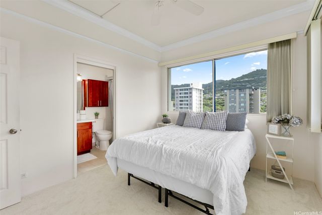 1710 Punahou Street 1004, Honolulu, HI 96822