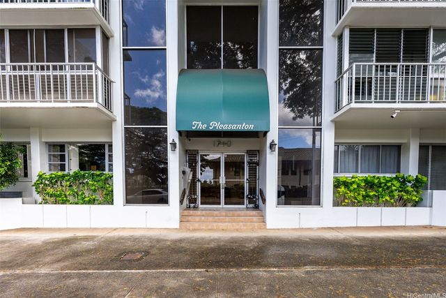 1710 Punahou Street 1004, Honolulu, HI 96822