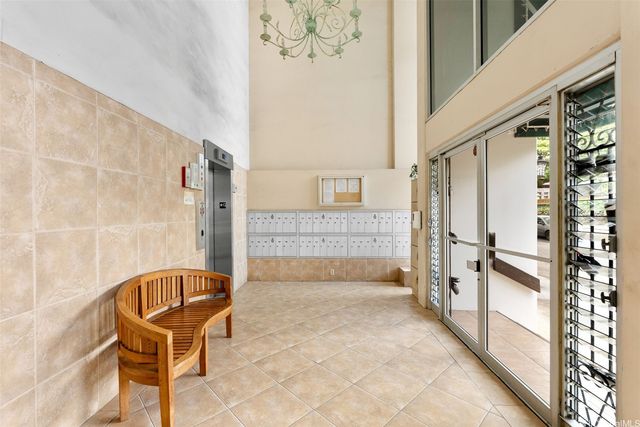 1710 Punahou Street 1004, Honolulu, HI 96822