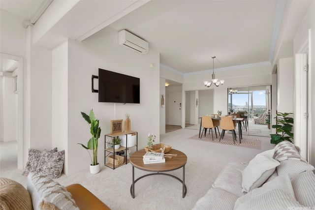 1710 Punahou Street 1004, Honolulu, HI 96822