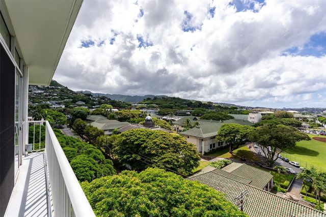 1710 Punahou Street 1004, Honolulu, HI 96822