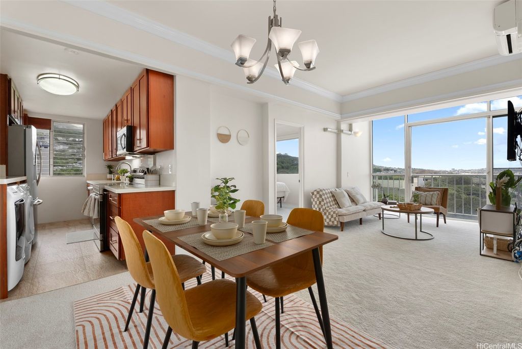 1710 Punahou Street 1004, Honolulu, HI 96822