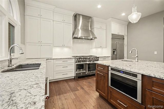 4179 Saint Andrews Street, Howell, MI 48843