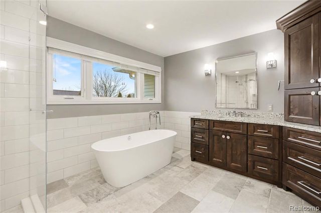 4179 Saint Andrews Street, Howell, MI 48843