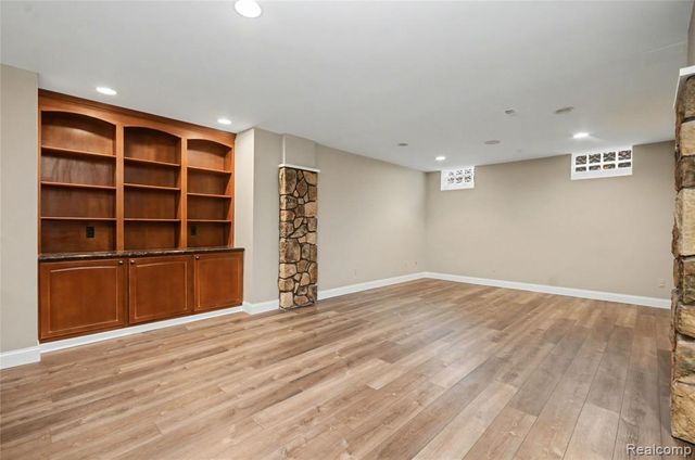 4179 Saint Andrews Street, Howell, MI 48843