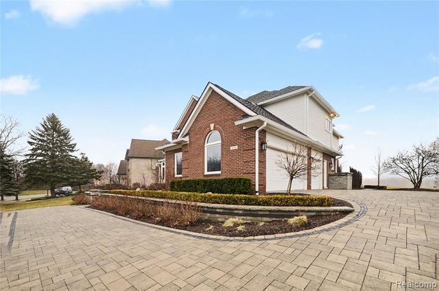 4179 Saint Andrews Street, Howell, MI 48843