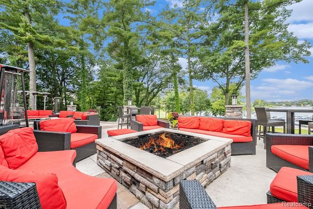 4179 Saint Andrews Street, Howell, MI 48843