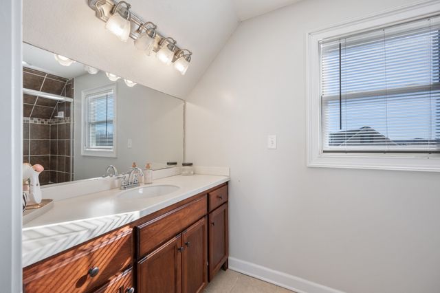 222 Fairway Villa Ln, Decaturville, TN 38329