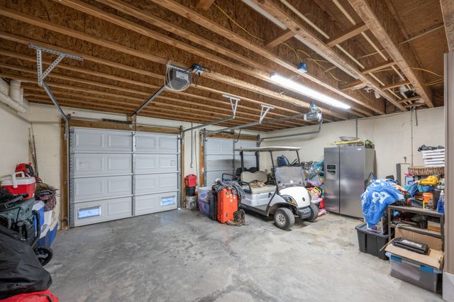 222 Fairway Villa Ln, Decaturville, TN 38329