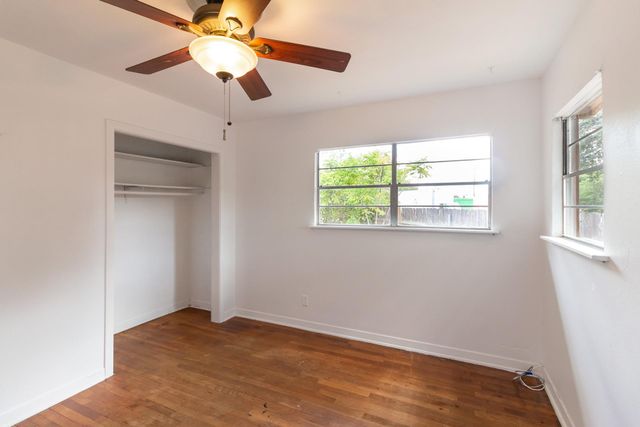 2305 Westforest DR A, Austin, TX 78704