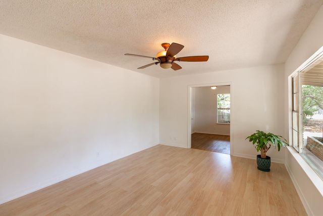 2305 Westforest DR A, Austin, TX 78704