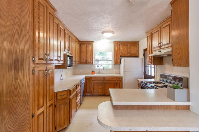 2305 Westforest DR A, Austin, TX 78704
