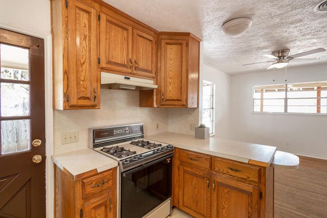 2305 Westforest DR A, Austin, TX 78704