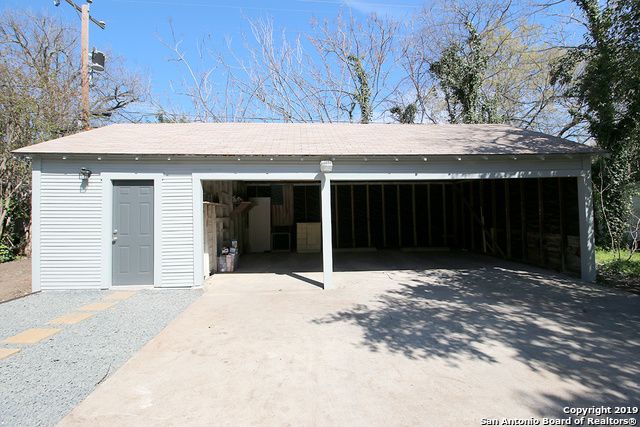 129 E RIDGEWOOD CT, San Antonio, TX 78212