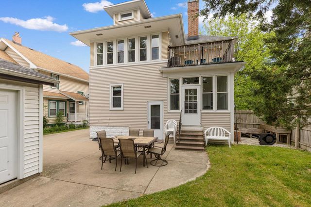735 Beechwood AVENUE, Waukesha, WI 53186