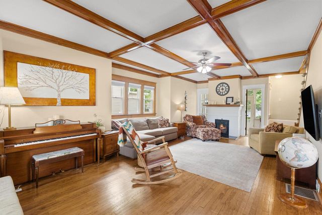 735 Beechwood AVENUE, Waukesha, WI 53186
