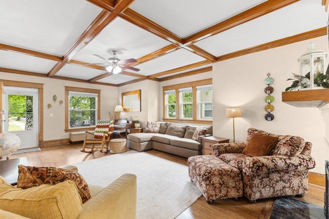735 Beechwood AVENUE, Waukesha, WI 53186