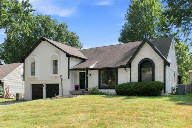 12021 W 100TH Street, Lenexa, KS 66215