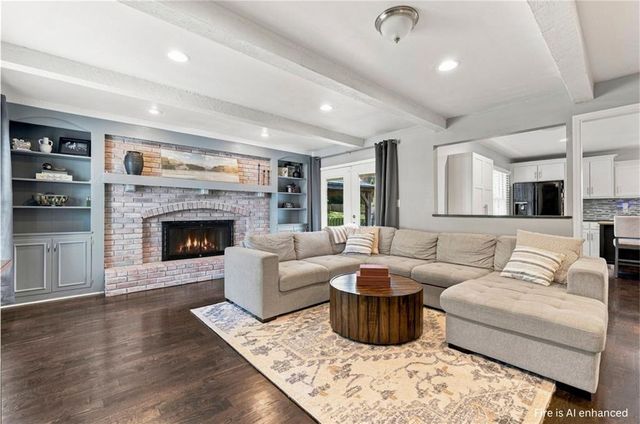 12021 W 100TH Street, Lenexa, KS 66215