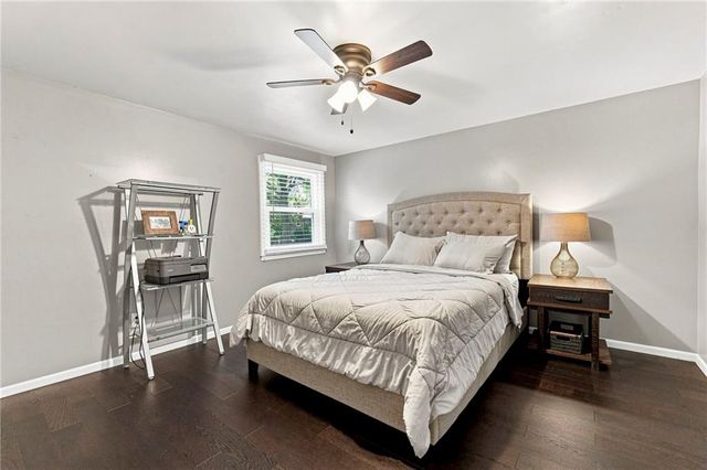 12021 W 100TH Street, Lenexa, KS 66215