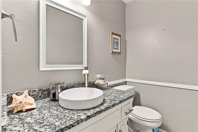12021 W 100TH Street, Lenexa, KS 66215