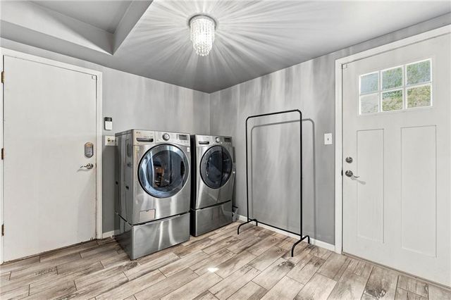 12021 W 100TH Street, Lenexa, KS 66215
