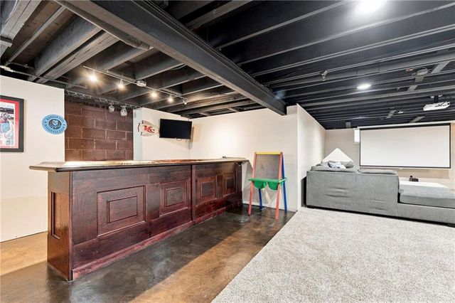 12021 W 100TH Street, Lenexa, KS 66215