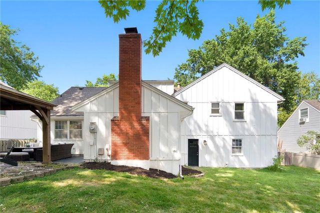 12021 W 100TH Street, Lenexa, KS 66215