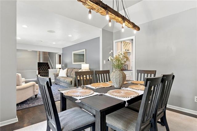12021 W 100TH Street, Lenexa, KS 66215