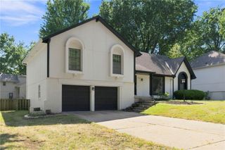 12021 W 100TH Street, Lenexa, KS 66215
